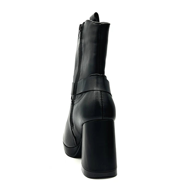 Bota para mujer color negro con plataforma